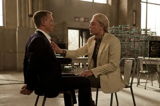 Raoul Silva - Kẻ muốn trả thù M và MI6 trong Skyfall. (Ảnh: Taste of Cinema)
