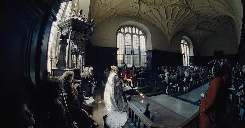 Một trong những góc quay đẹp mắt của The Favourite
