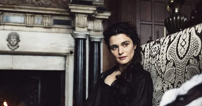 Rachel Weisz có màn hoá thân đầy mạnh mẽ với Công nương Sarah trong The Favourite