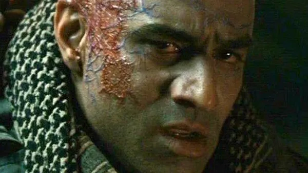 Raza (Faran Tahir) l&agrave; th&agrave;nh vi&ecirc;n của Ten Rings (Ảnh: WhatCulture)