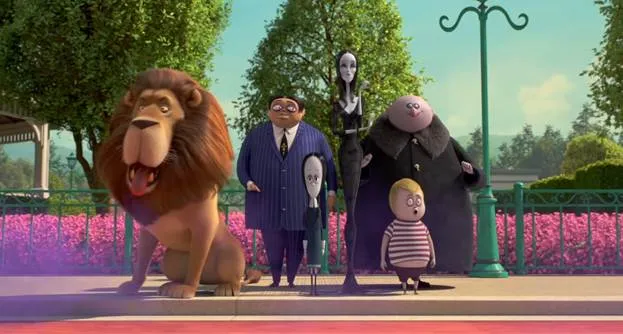 Cả gia đ&igrave;nh Addams g&acirc;y n&aacute;o loạn khu phố với n&eacute;t dị biệt