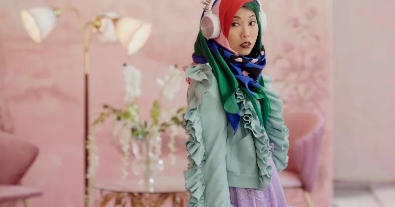 Tạo h&igrave;nh của Awkwafina trong Đồi Địa Đ&agrave;ng