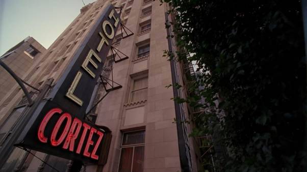 Khách sạn Cortez trong American Horror Story có màu sắc và ngoại thất rất giống với khách sạn Cecil
