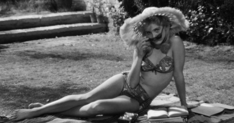 Lolita của vị đạo diễn gây tranh cãi không kém tiểu thuyết gốc. Ảnh: Metro-Goldwyn-Mayer.