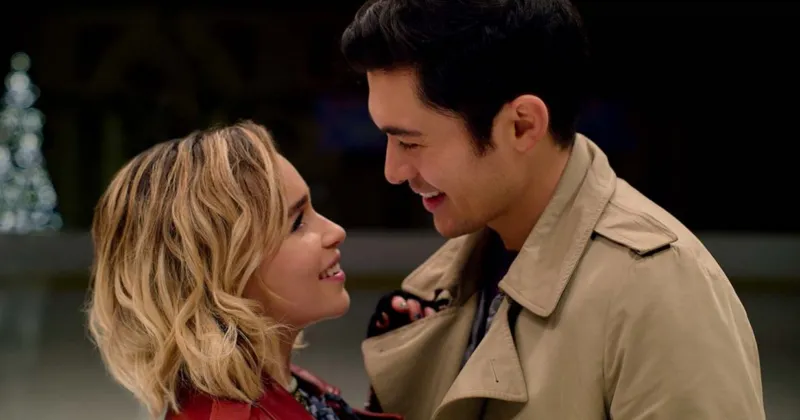 Emilia Clarke và Henry Golding tình tứ trong Giáng Sinh Năm Ấy (Ảnh: Universal Pictures)
