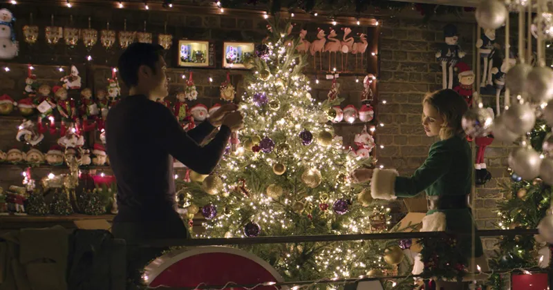Last Christmas có những khung hình lung linh đậm chất Giáng Sinh. (Ảnh: IMDb)