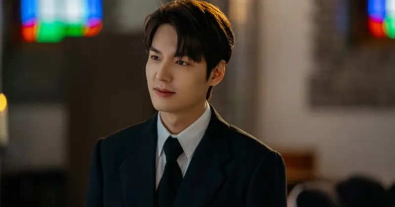 Nhan sắc làm chị em đảo điên của Lee Min Ho. Lần này, anh sẽ vào vai một vị Quân vương của một đất nước ở vũ trụ song song.