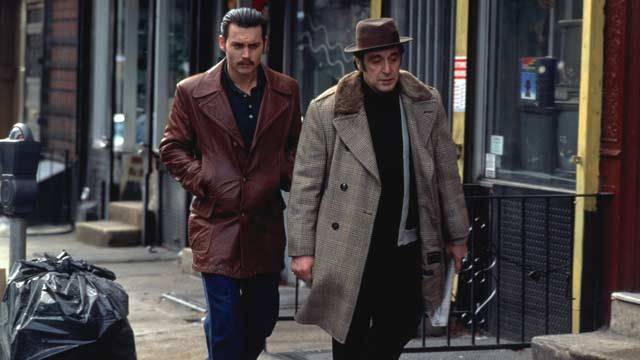 Al Pacino đóng chung với Johnny Depp trong Donnie Brasco. (Ảnh: Goldderby)