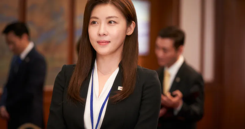 Ha Ji Won kh&ocirc;ng để lại ấn tượng g&igrave; mới trong Cục Nợ Ho&aacute; Cục Cưng. 