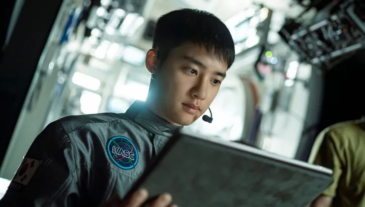 Sun-woo bị mắc kẹt ở Mặt Trắng trong The Moon: Nhiệm Vụ Cuối Cùng