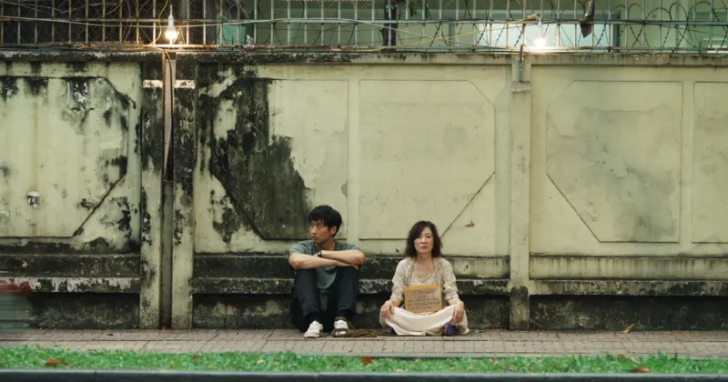 Hồng Đ&agrave;o v&agrave; Tuấn Trần tiếp tục đ&oacute;ng vai mẹ con trong Mang Mẹ Đi Bỏ