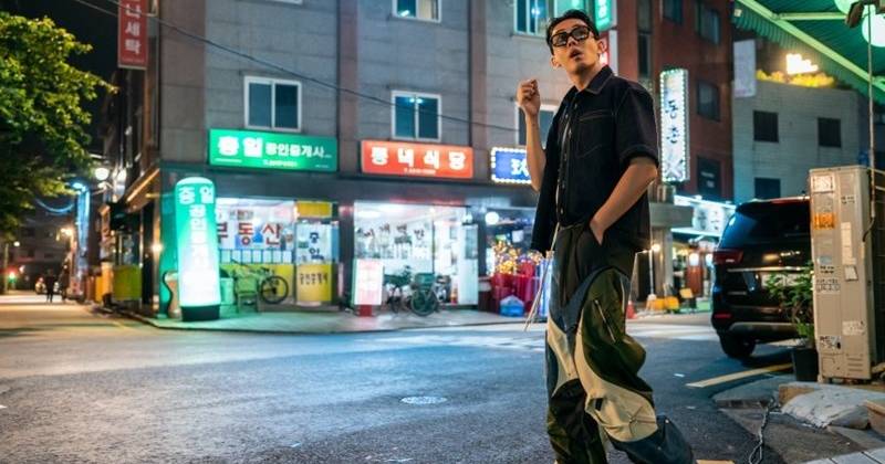 Yoo Ah In có một vai diễn ấn tượng trong Hi Five