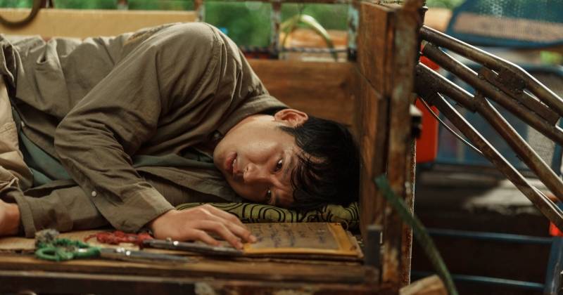 Hoan với vô vàn gánh nặng trên vai khiến anh đưa ra lựa chọn khó khăn