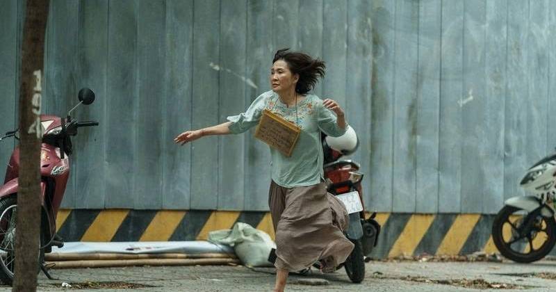 Hồng Đào hóa thân thành bà Hạnh rất trơn tru, tự nhiên và khiến khán giả đồng cảm
