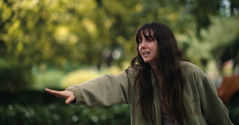 Dính Lẹo là bộ phim kết hợp giữa thể loại kinh dị, tình cảm và hải đen