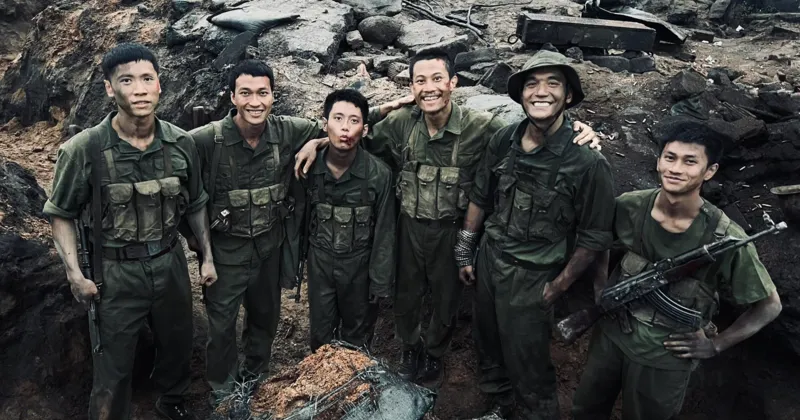 Mưa Đỏ quy tụ nhiều diễn vi&ecirc;n trẻ v&agrave; l&agrave; gương mặt mới của điện ảnh Việt