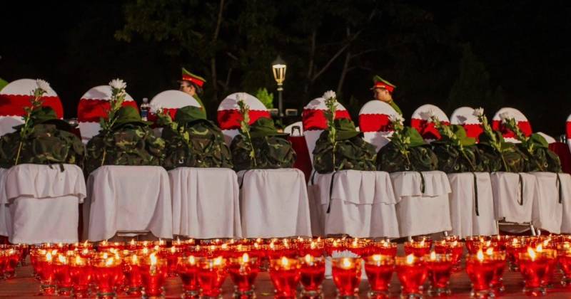 Ý nghĩa vượt ngoài phòng vé khi phim Mưa Đỏ đã có một buổi chiếu tri ân ngay chính tại Thành cổ Quảng Trị