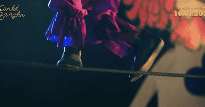 Nghệ thuật xiếc đi trên dây sẽ được tái hiện trong Con Kể Ba Nghe (chính Kiều Minh Tuấn thực hiện)