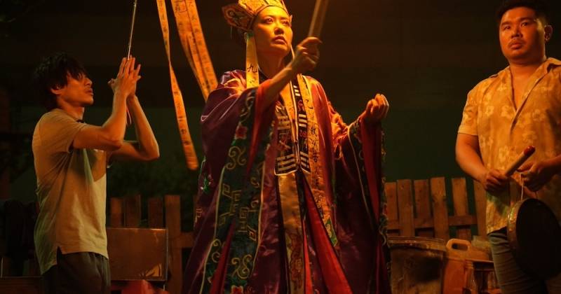 Con Kể Ba Nghe còn có sự góp mặt của nhiều diễn viên khác như Hồng Ánh, Quốc Khánh,...