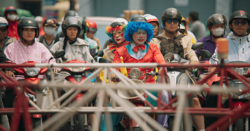 Con Kể Ba Nghe kể c&acirc;u chuyện với tinh thần nh&acirc;n văn v&agrave; th&ocirc;ng điệp tươi s&aacute;ng