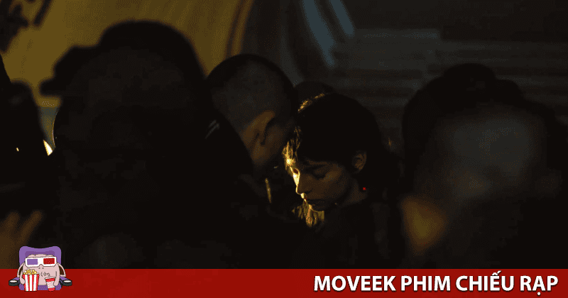 Anh trai v&agrave; em g&aacute;i - Ho&agrave;ng quyền v&agrave; Thần quyền