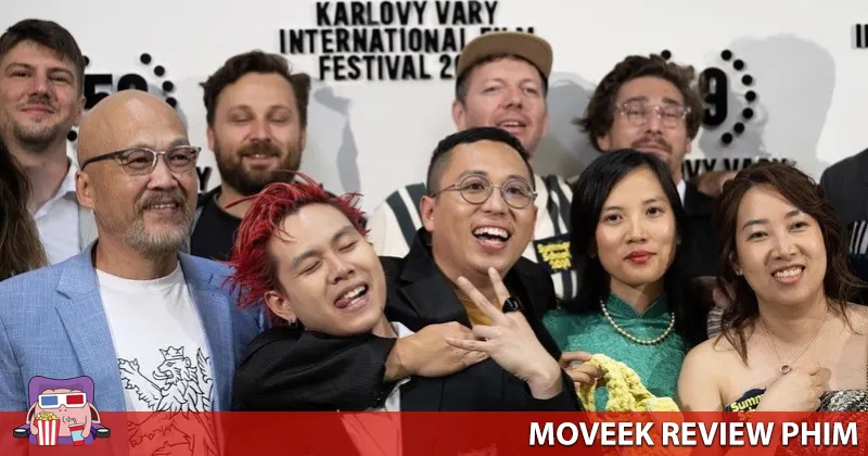 Dàn diễn viên cùng ekip Trường Hè, 2001 tại Liên hoan phim quốc tế Karlovy Vary