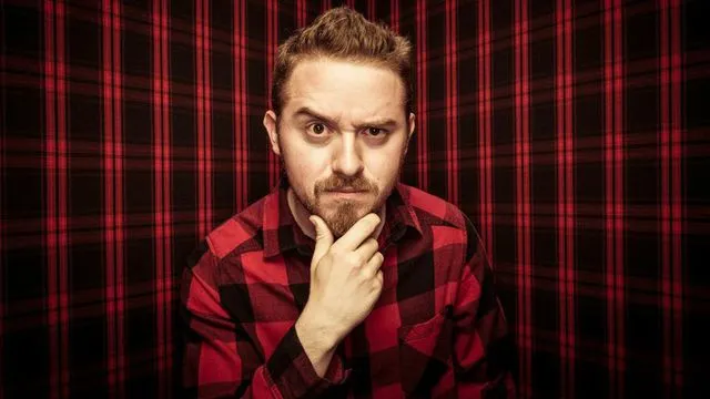 Alex Hirsch vừa c&oacute; mối quan hệ l&acirc;u d&agrave;i c&ugrave;ng Netflix (Gravity Falls Wiki - Fandom)