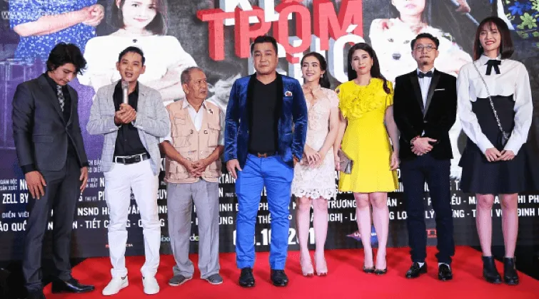 D&agrave;n diễn vi&ecirc;n