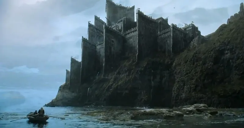 L&acirc;u đ&agrave;i Dragonstone.