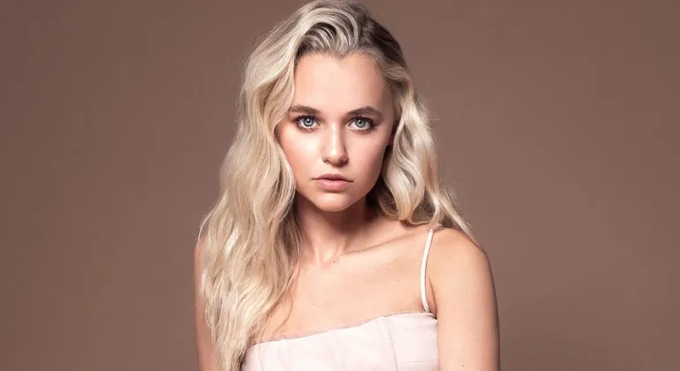 Nữ diễn viên Madison Iseman (THR)