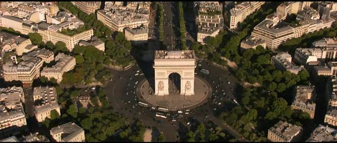 Bối cảnh của phim chủ yếu được dàn dựng ở thủ đô Paris hoa lệ