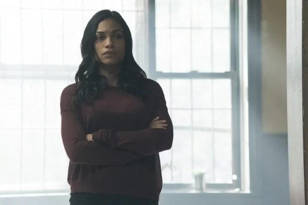Rosario Dawson trong Iron Fist. (Netflix)