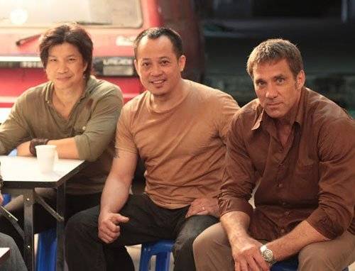 Ba diễn viên chính của phim Truy sát (từ trái sang): Dustin Nguyễn, Sahajak Boonthanakit và Gary Daniels