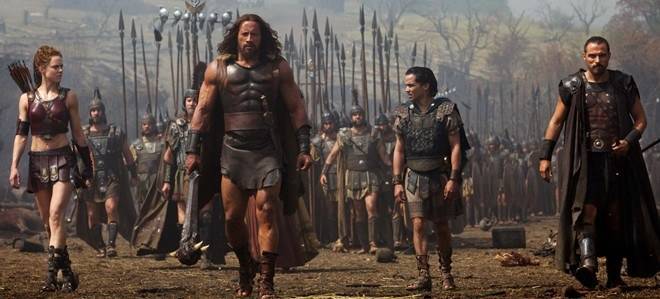 Nhân vật Hercules của Dwayne "The Rock" Johnson luôn có bằng hữu sánh vai trong mọi cuộc chiến.