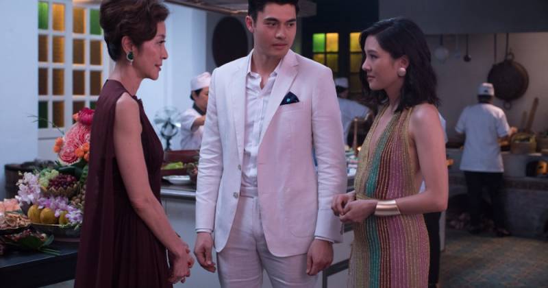 Henry Golding có màn trình diễn ấn tượng cùng Dương Tử Quỳnh và Ngô Điềm Mẫn trong Con Nhà Siêu Giàu Châu Á (idsnews)