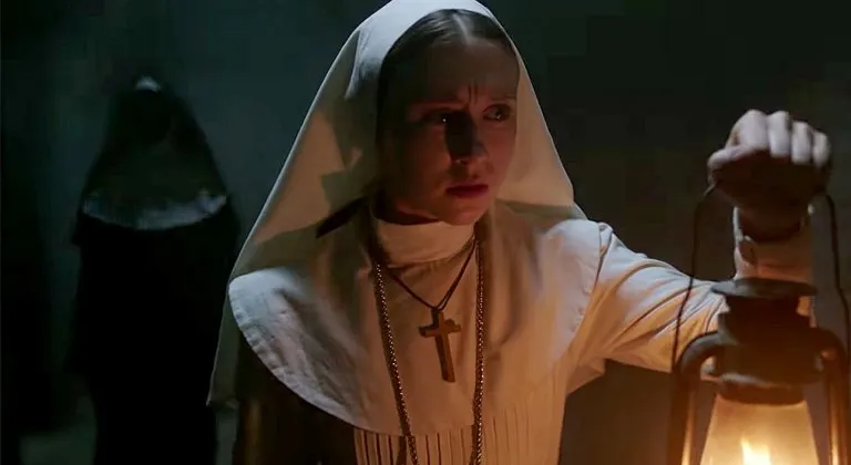 The Nun g&acirc;y sự ch&uacute; &yacute; khi xuất hiện tại Sandiego Comic-Con. (Via Youtube)