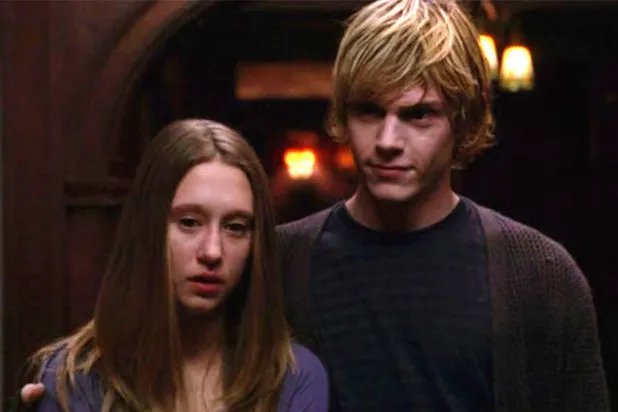 Violet và Tate là một đôi được đông đảo khán giả yêu thích trong American Horror Story (FX)