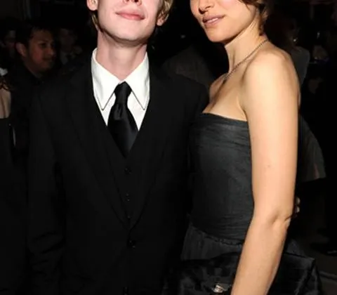 Macaulay Culkin v&agrave; Natalie Portman tại một sự kiện (Ảnh: Getty Images)