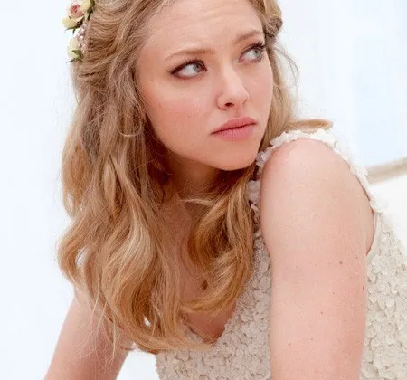 Amanda Seyfried xinh đẹp trong Đại Tiệc Cưới Hỏi.