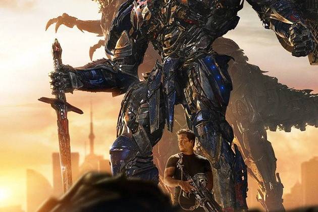 Transformers: Age of Extinction nắm giữ ngôi vị quán quân tại phòng vé Bắc Mỹ trong kỳ nghỉ cuối tuần thứ hai liên tiếp.