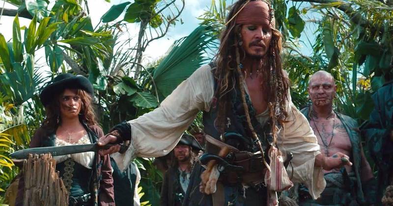 Johnny Depp và Penelope Cruz trong "Cướp biển Caribbe 4". Ảnh: Disney.