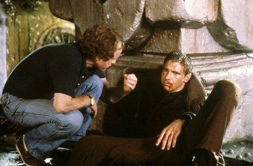 Ridley Scott và Harrison Ford trên phim trường Blade Runner. Ảnh: IMDb
