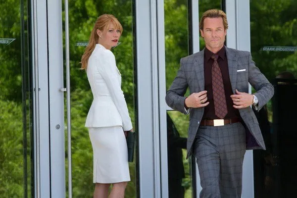 Guy Pearce đảm nhiệm rất tốt vai Killian quái ác.