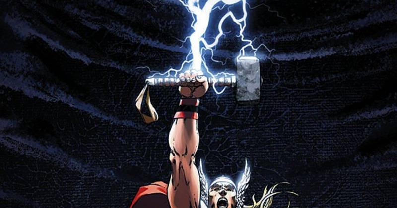 Sức mạnh của Thor phát ra từ cây búa sấm sét. Ảnh: Marvel.