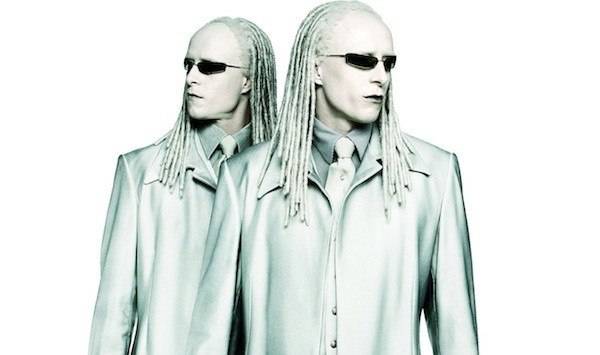 Cặp đôi “bạch phát sát thủ” siêu ngầu trong The Matrix Reloaded