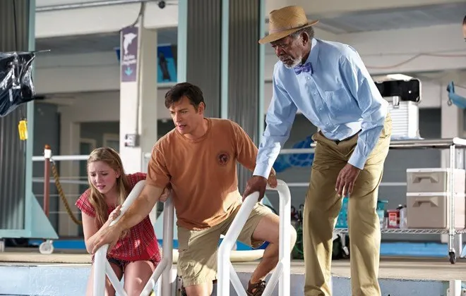 Được đánh giá cao và có số lượng rạp chiếu lớn hơn, nhưng Dolphin Tale 2 lại chỉ có thể cán đích ở vị trí thứ hai sau No Good Deed.