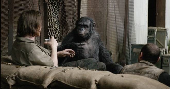 Từ một nhân vật phụ trong phần trước, Koba có nhiều đất diễn hơn trong tập phim mới và là kẻ đối đầu trực tiếp với Caesar bên loài khỉ.
