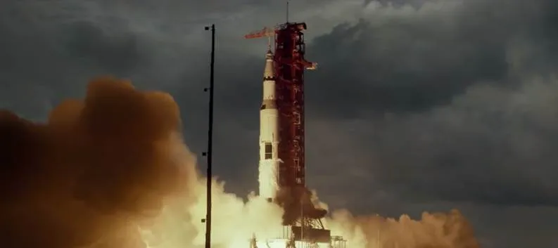 H&igrave;nh ảnh t&agrave;u Apollo 11 được ph&oacute;ng l&ecirc;n vũ trụ