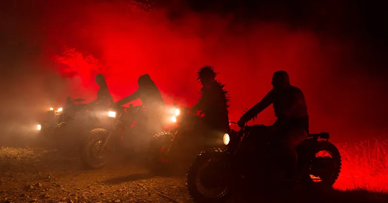 Mandy có 2 tầng ý nghĩa, 1 là thực tế, 1 là siêu nhiên. (IMDb)