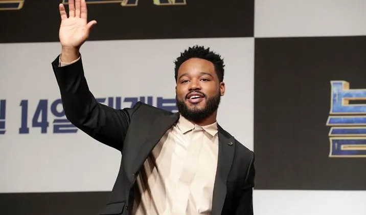 Bộ phim được chỉ đạo bởi Ryan Coogler, vị đạo diễn trẻ tuổi song đ&atilde; kịp khẳng định t&agrave;i năng tại Hollywood chỉ nhờ hai dự &aacute;n l&agrave; Fruitvale Station (2013) v&agrave; Creed (2015)